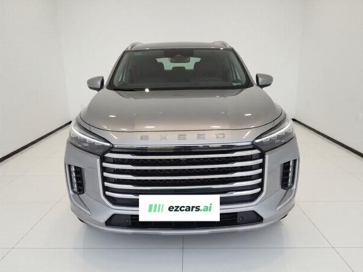2024 International 400T AWD 7-Seater photo 2