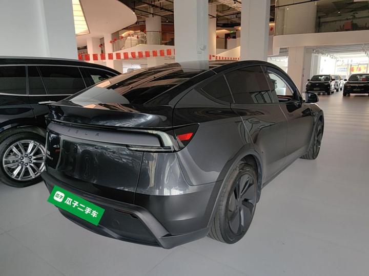 Model Y 2025 RWD Launch Edition photo 6