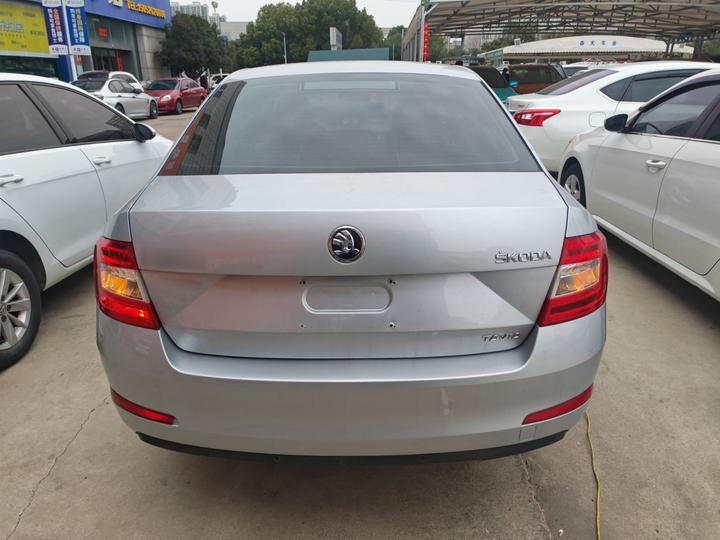 Octavia 2015 1.6L AT photo 3