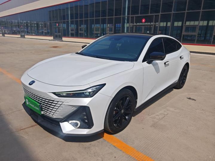 UNI-V 2023 1.5T Premium