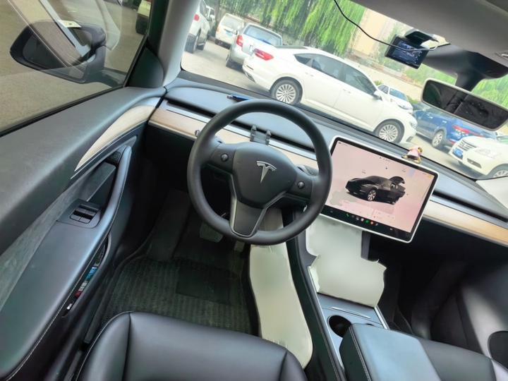 Model Y 2022 Facelift Long Range AWD photo 3