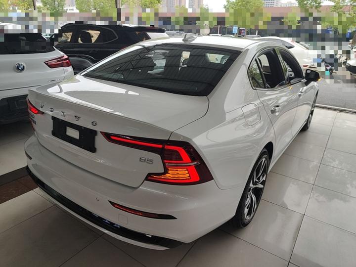 S60 2025 B5 Sport photo 4