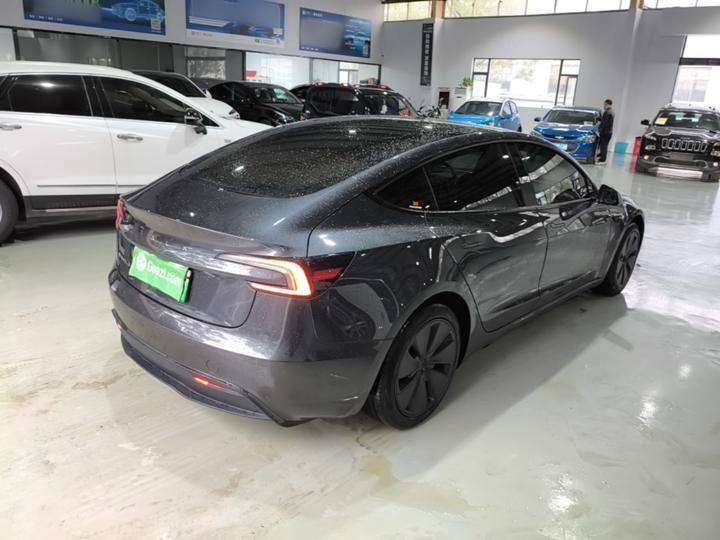 Model 3 2023 RWD photo 4