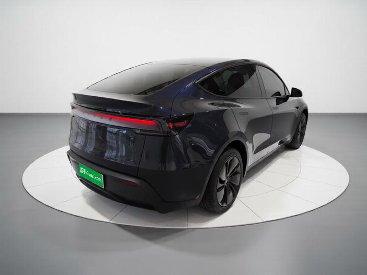 Model Y 2025 RWD photo 6