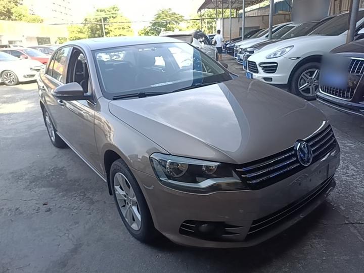 Bora 2015 1.6L AT Comfort photo 3