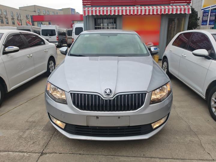 Octavia 2015 1.6L AT photo 2