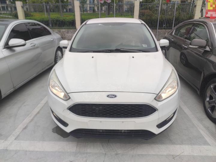 Focus 2015 Hatchback 1.6L AT Comfort photo 2