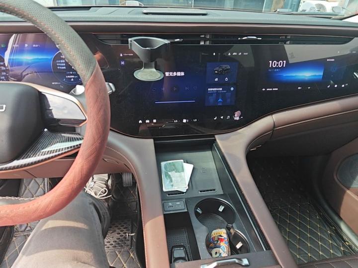 2023 400T AWD 7-Seater photo 8