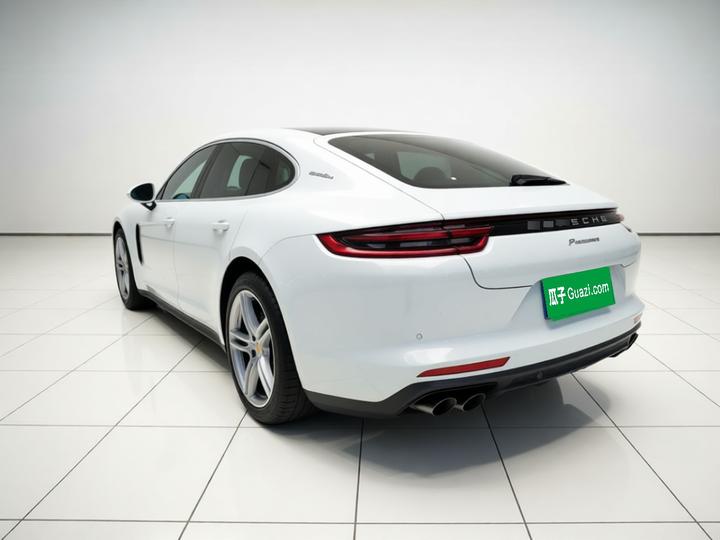 2017 Panamera Executive Extended 3.0T photo 4