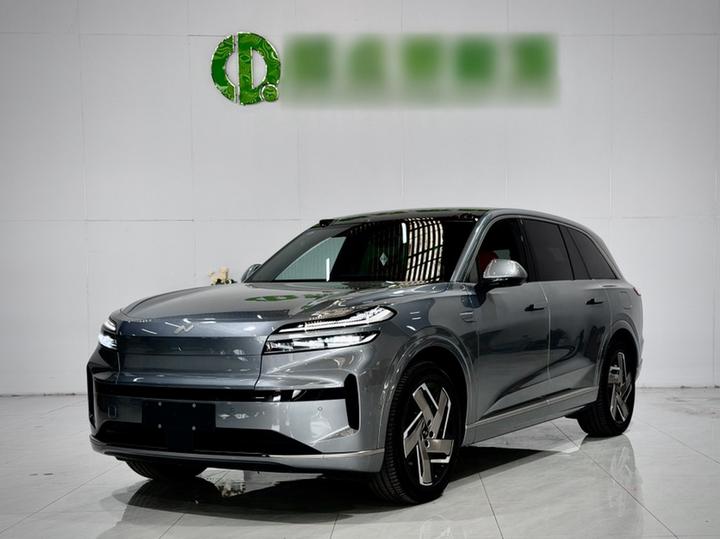 L90 2025 Ultra 6-Seater 85