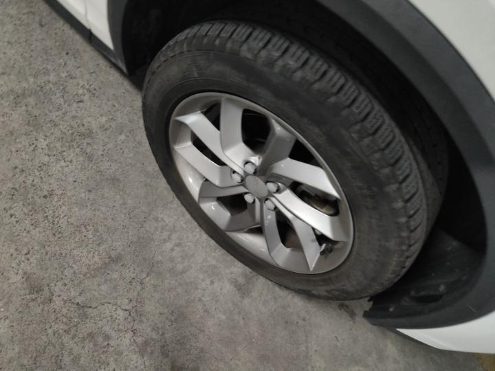 01 2023 2.0TD RWD photo 8
