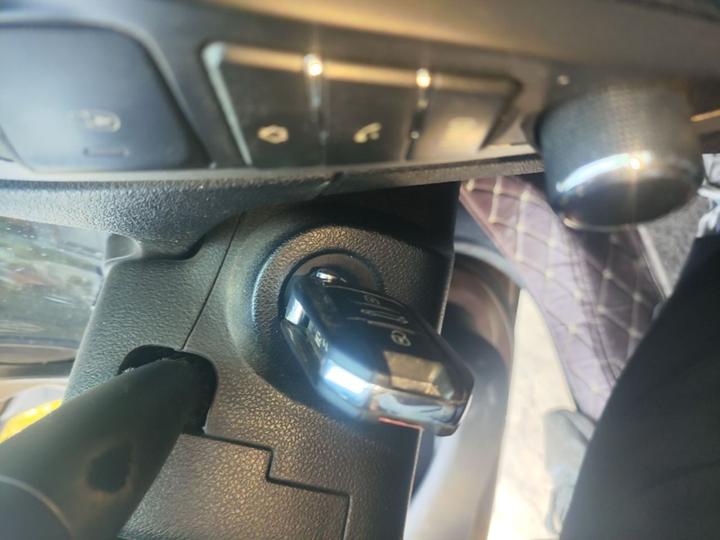301 2014 1.6L AT Comfort photo 8