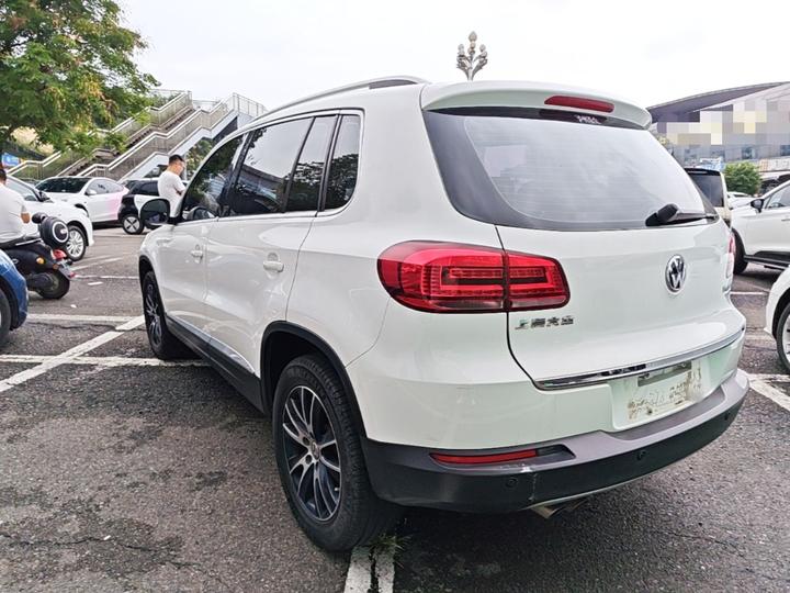 Tiguan 2015 1.8TSI AT RWD Luxury photo 4