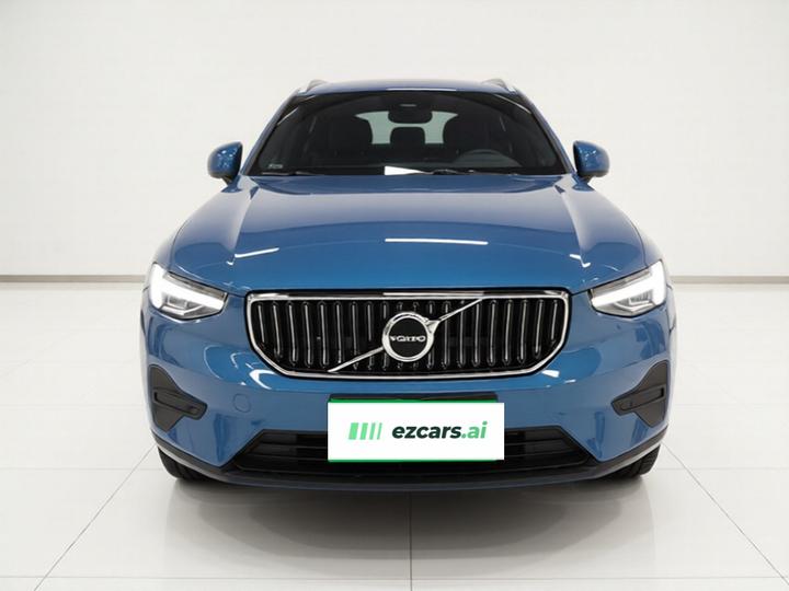 XC40 2023 B3 Luxury photo 2