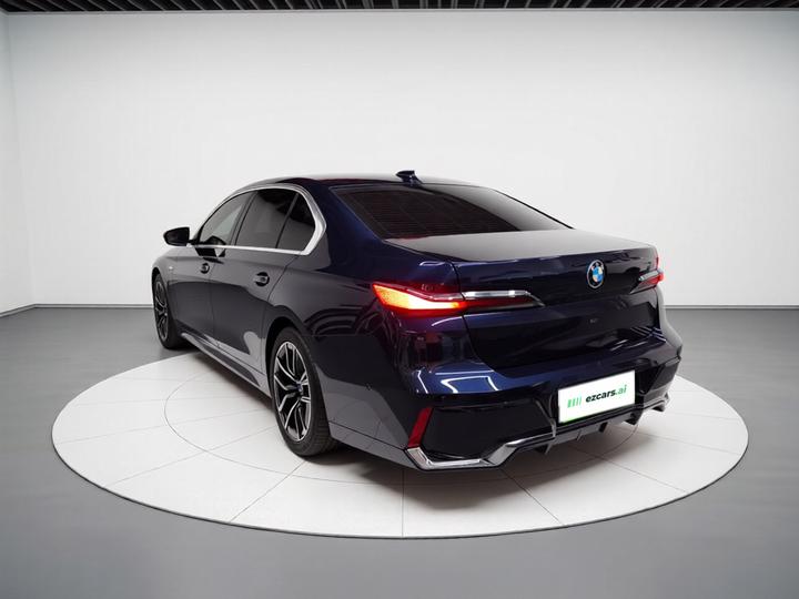 i7 2023 eDrive50L Leading M Sport Package photo 4