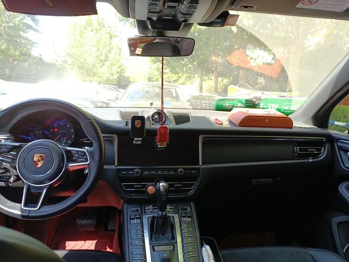2018 Macan 2.0T photo 8