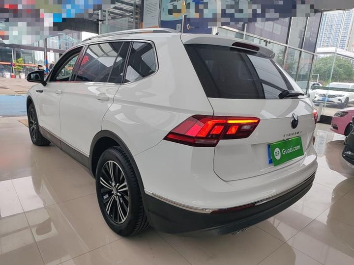 Tiguan L 2021 330TSI AT RWD Smart photo 4