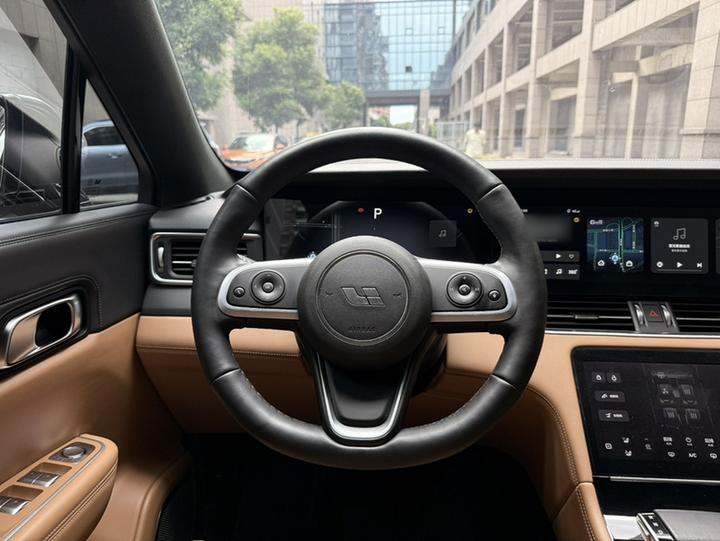 Li Auto ONE 2020 EREV 6-Seater photo 3