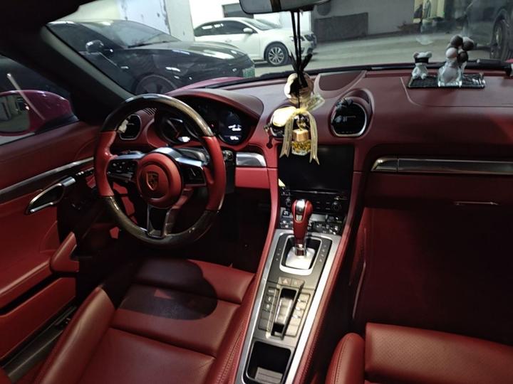 718 2020 Boxster 2.0T photo 6