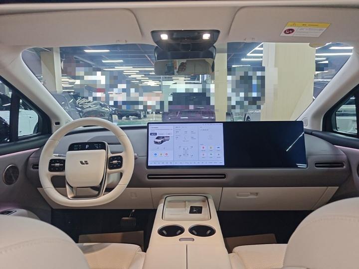 Li Auto i8 2025 Standard photo 5