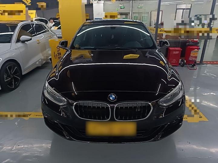 1 Series 2018 118i Sport photo 2