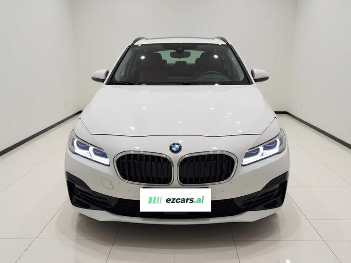 2 Series Wagon 2018 218i Fashion photo 2