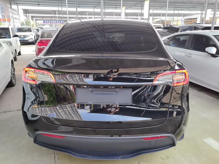 Model Y 2023 RWD photo 3