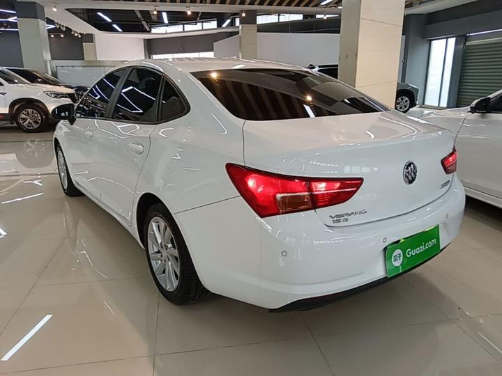 Verano 2015 Sedan 15S AT Leading photo 4