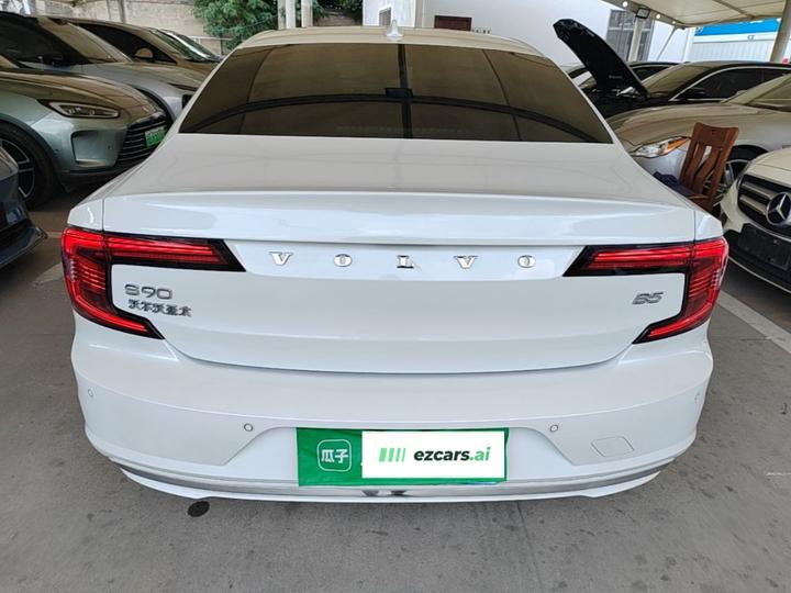 S90 2023 B5 Luxury photo 3
