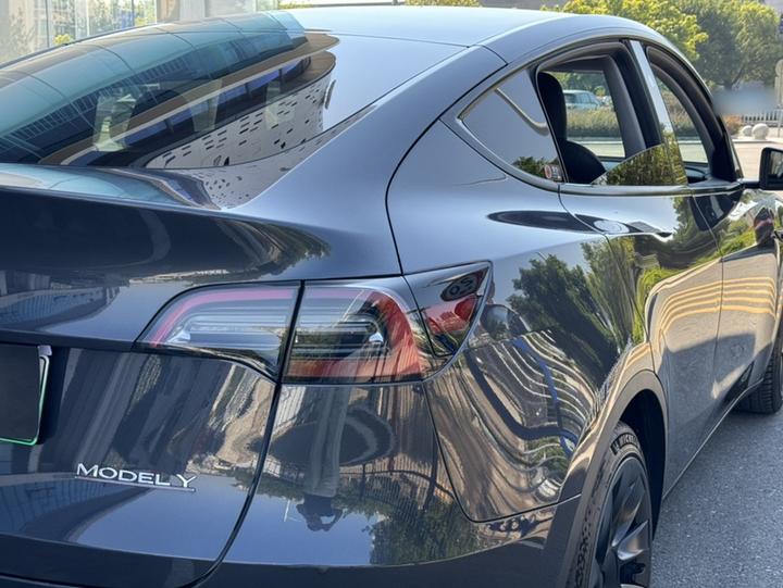 Model Y 2024 RWD photo 7