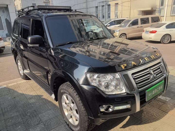 Pajero Parallel Import photo 3