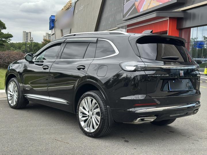 2025 Envision Plus AWD Avenir photo 3