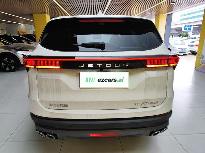 X70 PLUS 2023 1.6T DCT 7-Seater photo 3