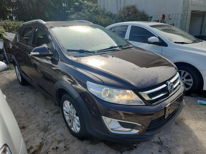 AX3 2016 1.5L MT photo 3