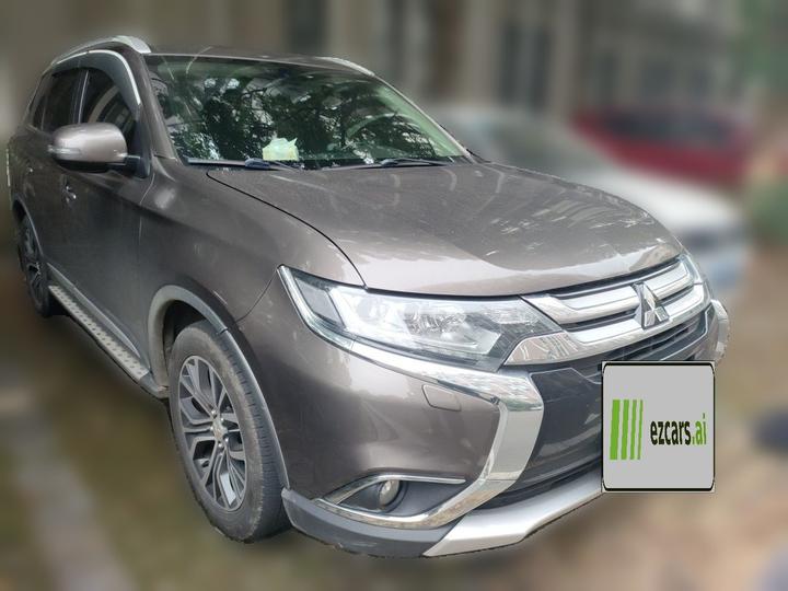 Outlander 2016 2.4L AWD Elite 5-Seater photo 3