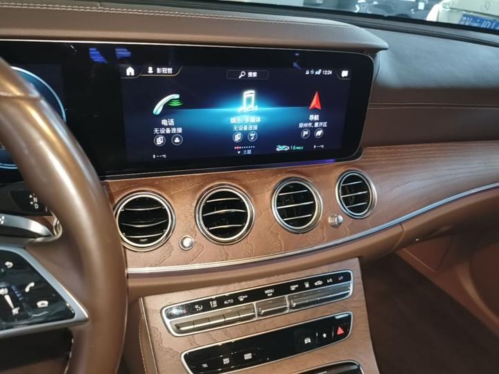E-Class EV 2022 Facelift E 350 e L PHEV photo 8