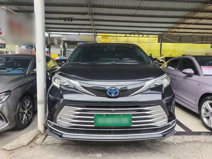 Sienna 2023 2.5L Hybrid Platinum photo 2