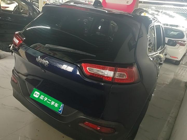 Cherokee 2016 2.4L Leading Smart photo 4