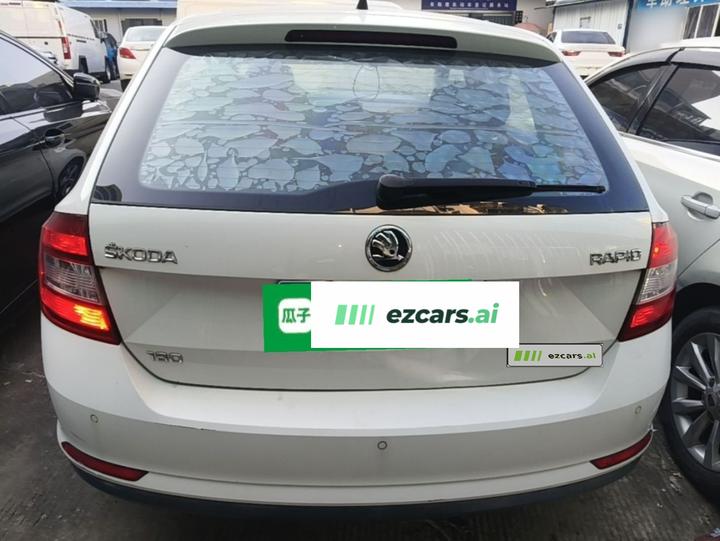 Rapid Spaceback 2016 Facelift 1.6L AT photo 5