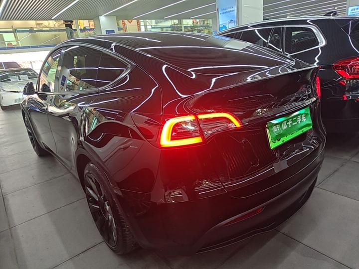Model Y 2022 Facelift RWD photo 4