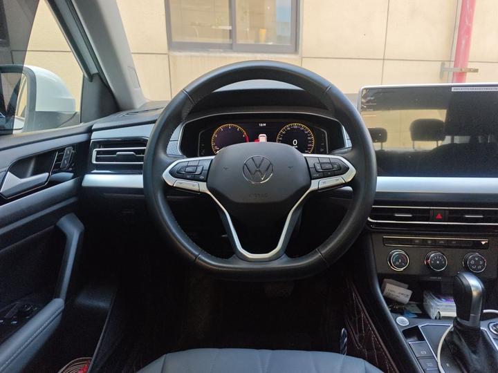 Lavida 2023 1.5L AT photo 3