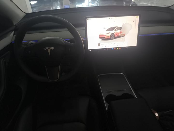 Model Y 2024 RWD photo 5