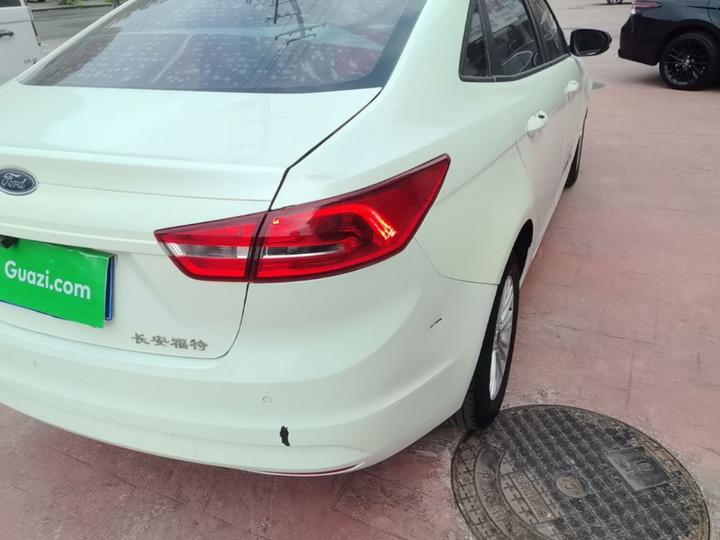 Escort 2017 Facelift 1.5L MT Comfort photo 7