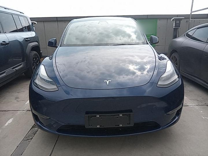 Model Y 2022 Long Range AWD photo 2