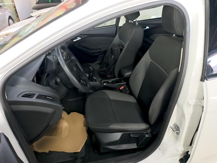 Focus 2012 Hatchback 1.6L MT Comfort photo 6