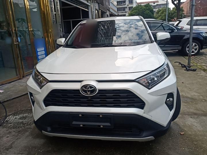 RAV4 2020 2.0L CVT RWD photo 2
