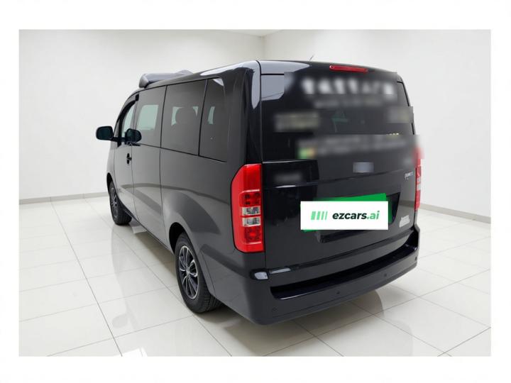 Refine M3 2019 PLUS 1.8L Luxury photo 4