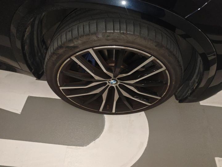 X5 2022 xDrive 40Li Exclusive M Sport Package photo 8