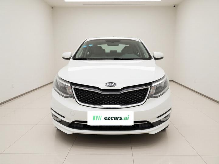 K2 2015 Hatchback 1.4L AT GLS photo 2