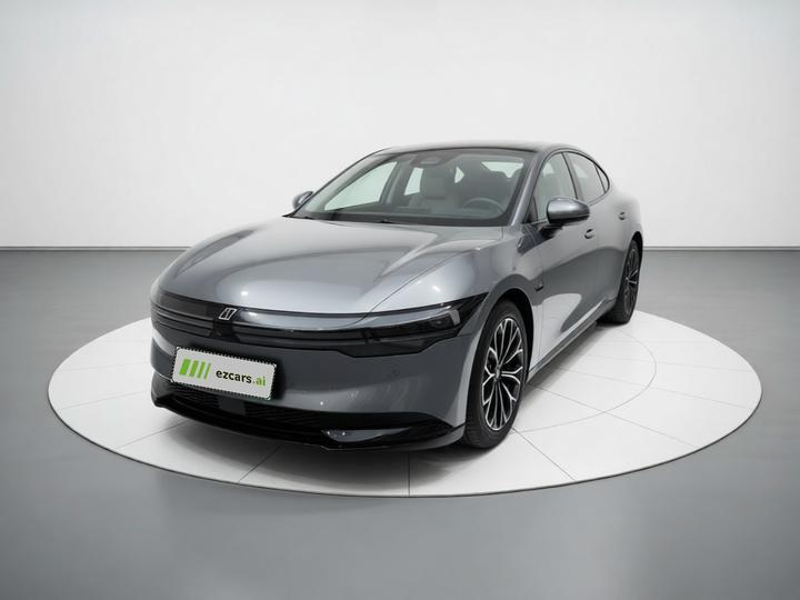 007 2024 RWD ADAS 75kWh